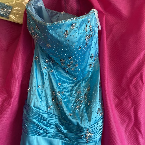 Prom Dress - Picture 2 of 7